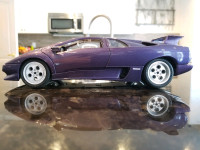 1:18 Diecast Burago 1990 Lamborghini Diablo Coupe Purple