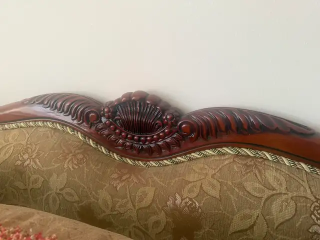 Ornate Victorian-Style Sofa Set (Couch + Oversized Chair) — $500 in Couches & Futons in Markham / York Region - Image 3