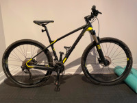 Giant XTC Advanced Mountain Bike