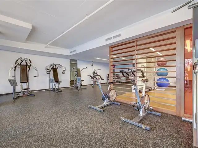 Magnifique 3 ½ + DEN Iles des Soeurs deux pas du REM $2450 in Long Term Rentals in City of Montréal - Image 14
