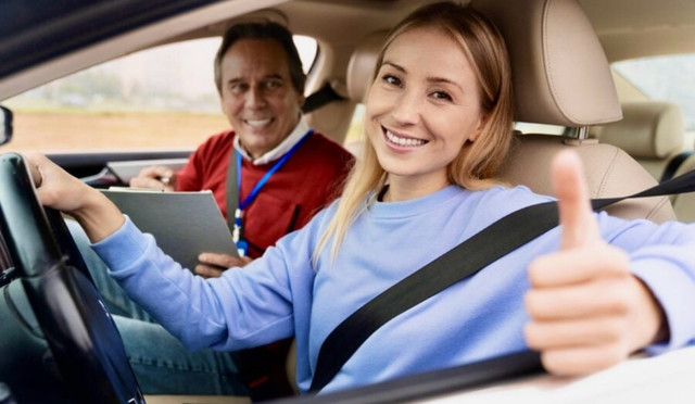 Driving Instructor in Mississauga  in Classes & Lessons in Mississauga / Peel Region