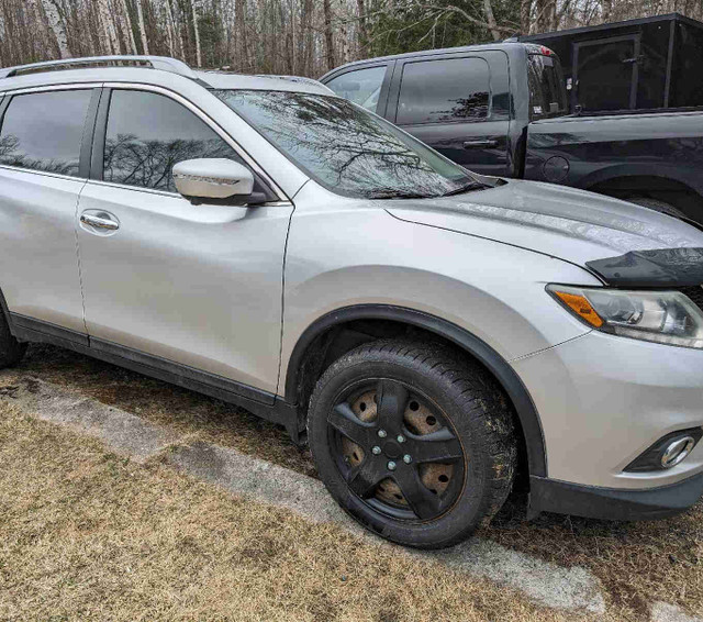 2015 Nissan rogue in Cars & Trucks in Sudbury