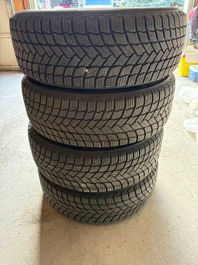 Michelin X-ice winter tires on 17 inch rims (225/65R17). Came off my 2020 Jeep Cherokee. About 6/32...