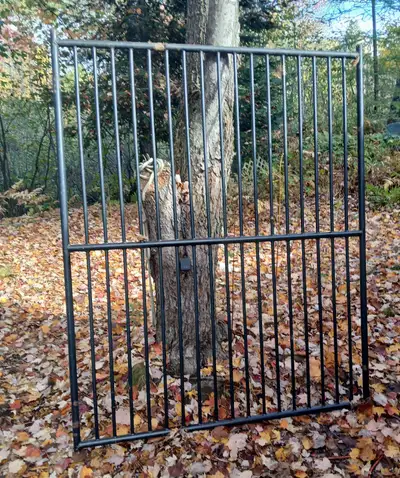 Powder coated 6'x5' fence panels., View more