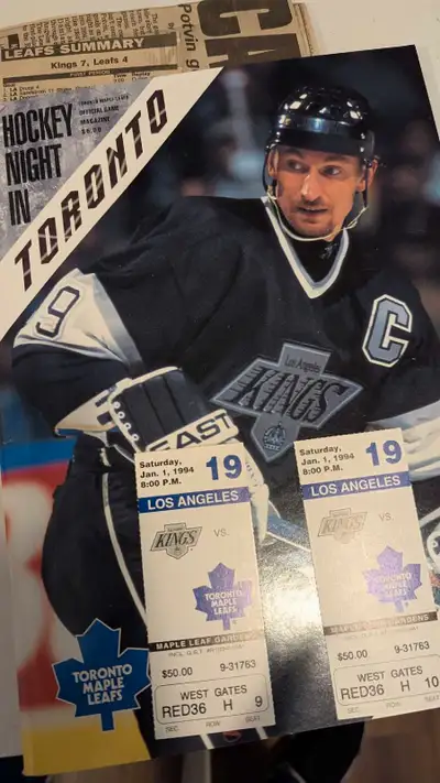 This is a vintage 'Hockey Night in Toronto' official game magazine featuring Wayne Gretzky from Janu...
