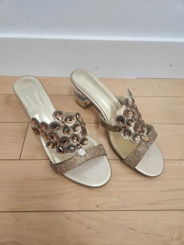 High Heels: Size 8-10 (Locale, Freda Giacomo, Portfolio, Zees) in Women's - Shoes in Calgary - Image 7