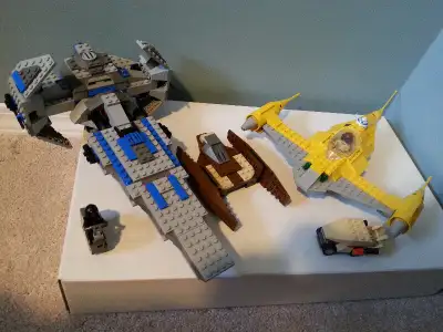 Lego Star Wars Set, No Boxes, Instructions are available online (used, played with). 7111 Droid Figh...