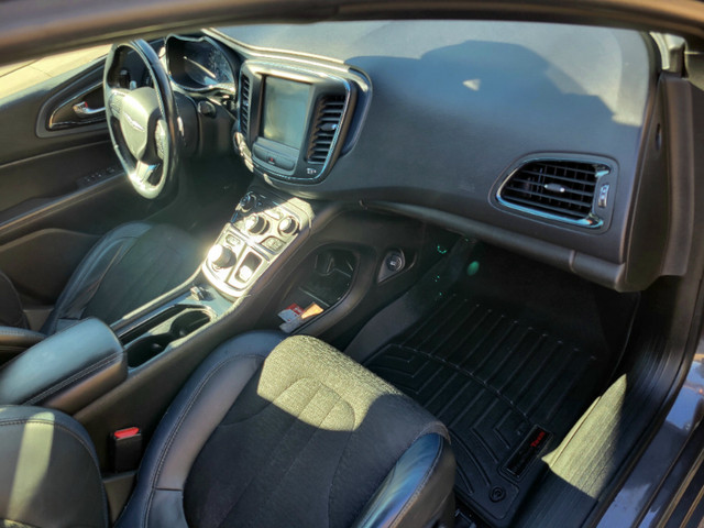 2015 Chrysler 200S in Cars & Trucks in Edmonton - Image 4