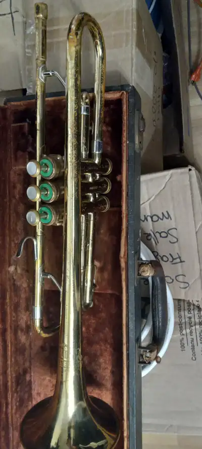 Early 70's Olds trumpet, View more