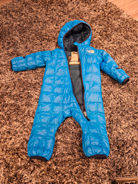 North Face infant bunting snow suit (3-6 months)