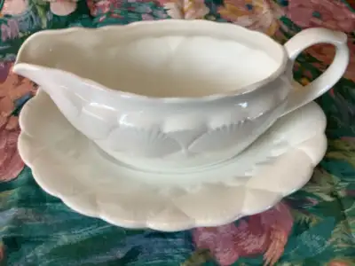 Wedgewood OCEANSIDE Sauce / Gravy Boat and Underplate BONE CHINA, View more