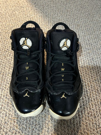 Men’s Nike Air Jordan 6 Rings Black and Gold basketball sneakers