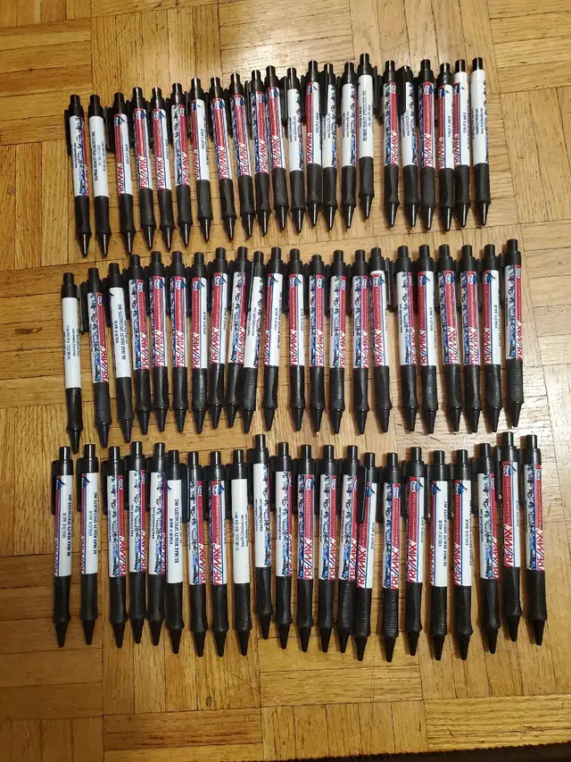          66 - Pen in Other in Mississauga / Peel Region - Image 2