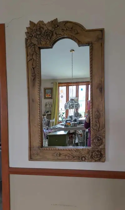 Miroir, cadre en bois sculpté, View more