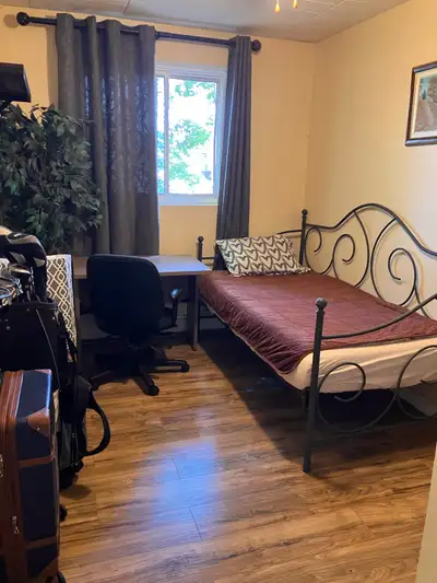 Room for Rent in a quiet condo building, close to U of G, steps from bus stops, shopping close by. N...