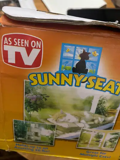 Give your cat the best seat in the house with this Sunny Seat window-mounted cat bed! This sturdy be...
