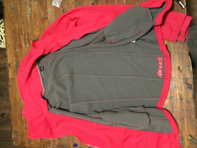 Light bench sweater/jacket in Women's - Tops & Outerwear in Saint John - Image 2