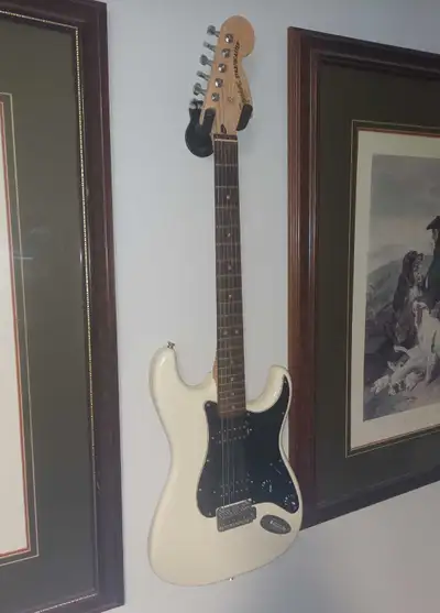 *PRICE REDUCED* Squier by Fender Affinity Series Stratocaster HH, View more