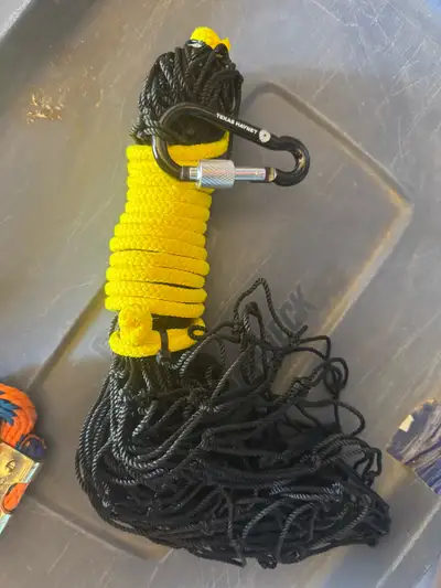 New Hay net $25 Weaver lead rope $15 Tough 1 rope $8 JT 7ft cotton roping reins $25 Rope halter lg $...