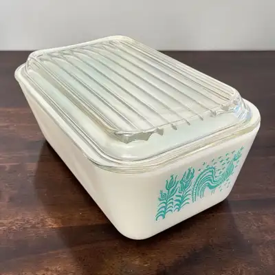 Plat Pyrex vintage « Amish Butterprint » fridgie #0502 , View more