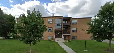 **Beautifully Renovated Apartments Available at Wingreen Court – Steps from Shops at Don Mills** Wel...