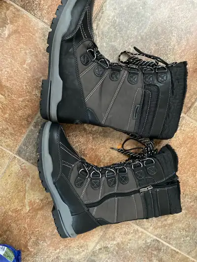 ladies size 9 Aquatherm, View more