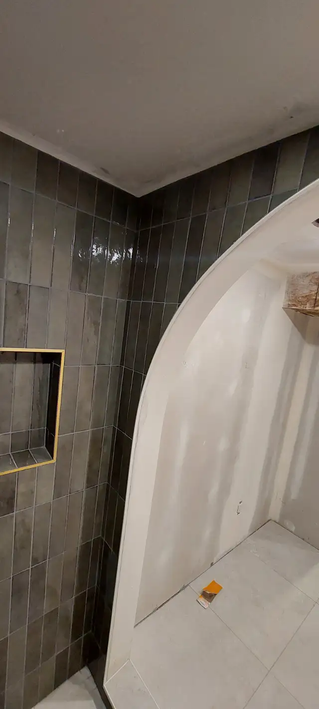 BATHROOM RENOVATION & TILE SERVICES