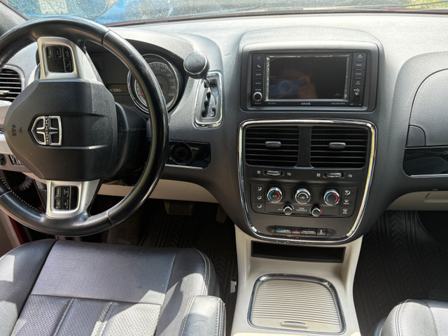 For Sale: 2018 Dodge Grand Caravan – Burgundy – Only 47,000 km in Cars & Trucks in City of Toronto - Image 4
