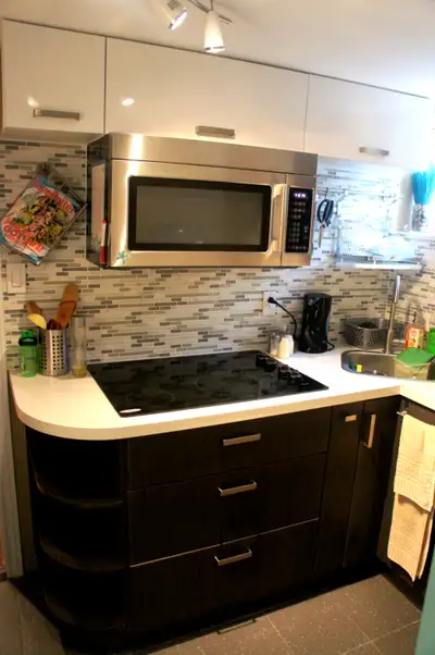 TOP TO BOTTOM RENOVATED LUXURIOUS ROOM FOR RENT (FEMALE)