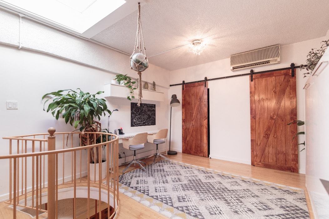 All-furnished condo in the heart of Old Montreal fo rent — photo 3