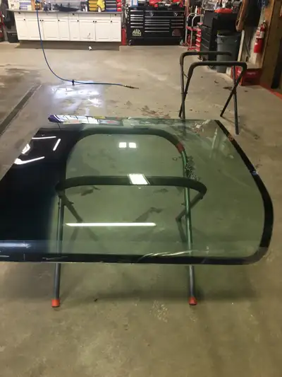 Hi I’m selling a set of RV windshields that are new they were ordered for my 1999 Damon intruder, no...