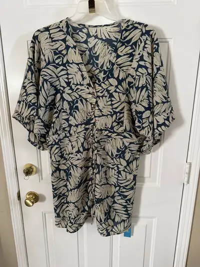 Cupshe Light Top size L, View more