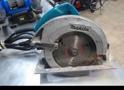 Makita circular saw work very good 35$