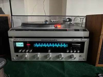 Marantz 2220B Reciever, View more
