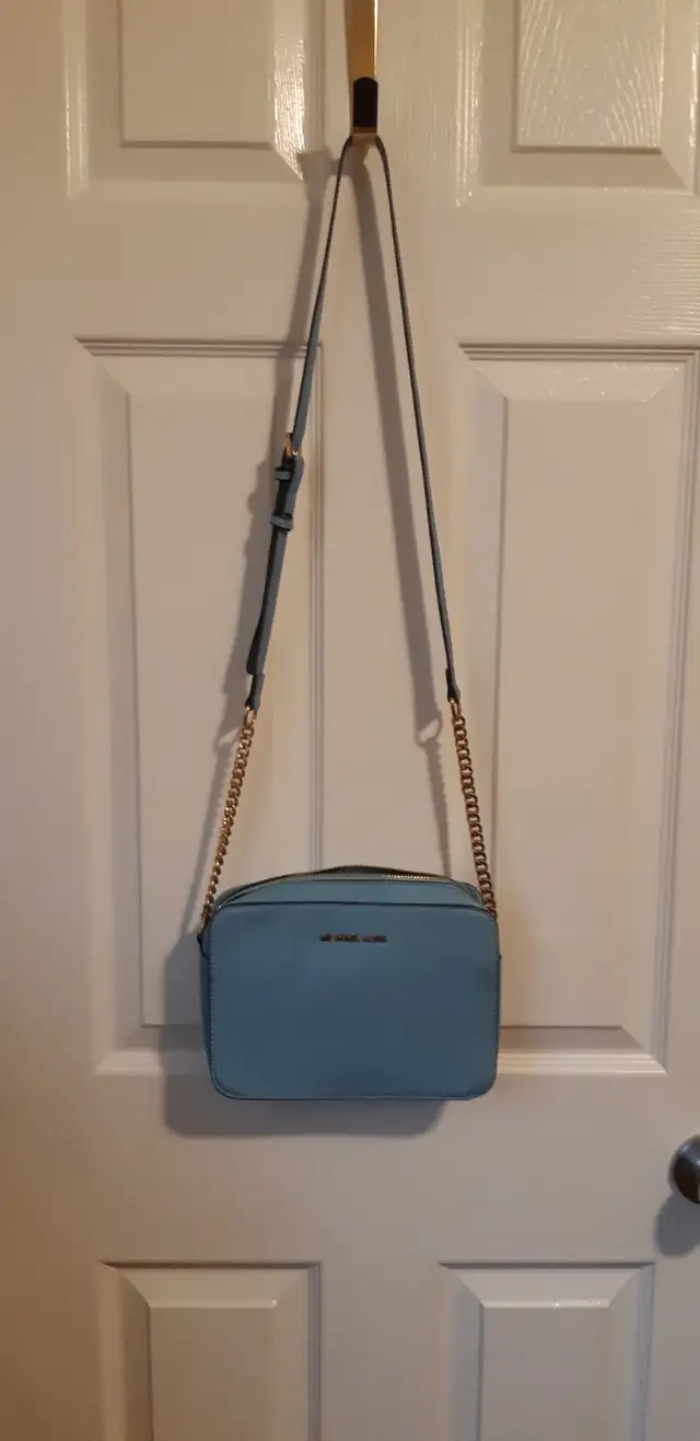 MICHAEL KORS Crossbody Bag in Women's - Bags & Wallets in Hamilton - Image 2
