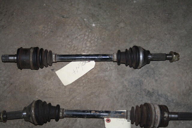 02 2002 Can-Am Traxter 500 XT front CV axle shaft in ATV Parts, Trailers & Accessories in Mississauga / Peel Region - Image 3