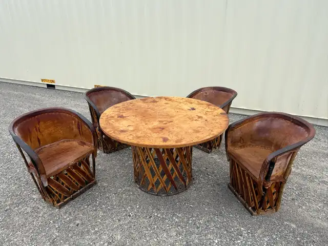 Mexican Leather and Wood Table and Chairs Set in Dining Tables & Sets in Markham / York Region - Image 2