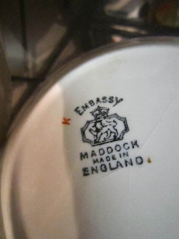 Embassy Maddock ALBERTA china, Made in England in Arts & Collectibles in Gander - Image 3