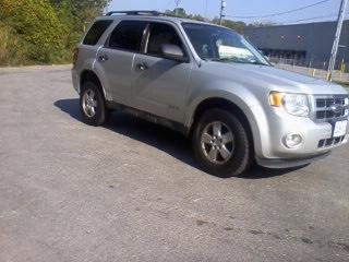 I am selling a 2008 Ford Escape XLT model with 4 cylinder , leather seats , no engine lights . Start...