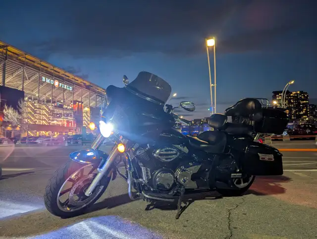 For Sale: 2011 Yahama V-Star 950 Tourer in Street, Cruisers & Choppers in City of Toronto - Image 4