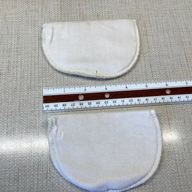 Assorted White 90s Dress Shoulder Pads in Hobbies & Crafts in Winnipeg - Image 5