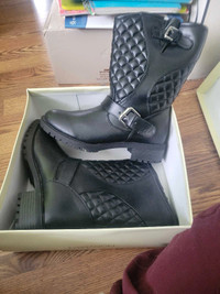 NWT, Never worn, Moto style Expression Boot, Size 8