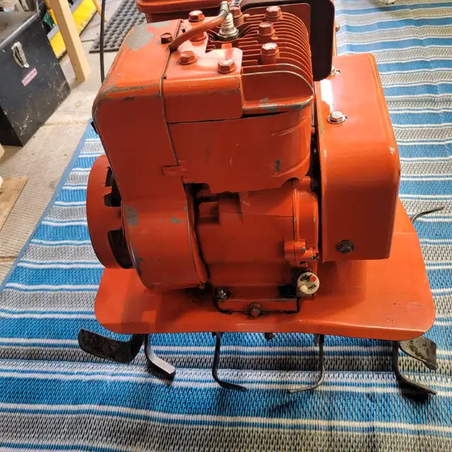 gilson 5hp rototiller c/w reverse 63848996195585123