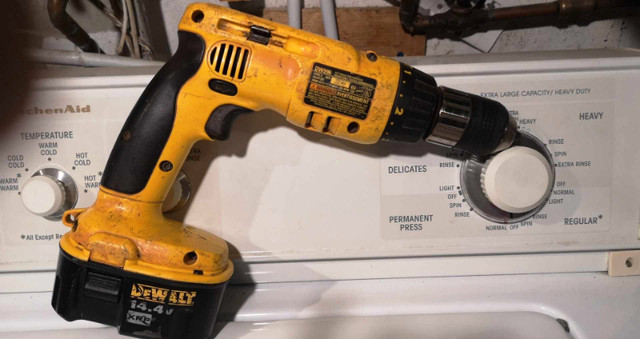 DeWalt DW996 1/2" (13mm) CORDLESS ADJUSTABLE CLUTCH / HAMMERDRIL dans Outils électriques  à Ville de Montréal - Image 2