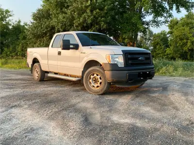 2014 f150 3.7l v6 4wd automatic. Runs and drives great, would need little to safety. Working ac. Pow...