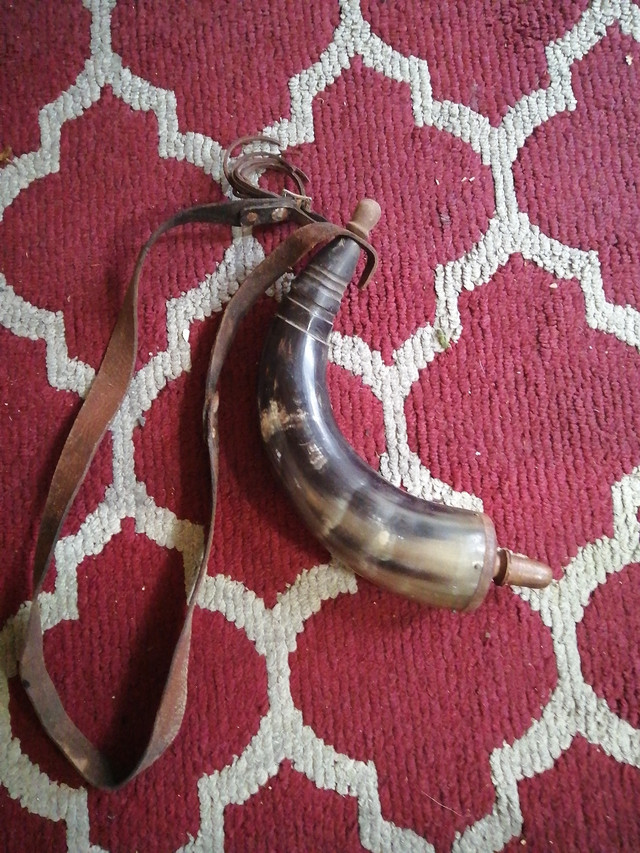 Antique powder horn  in Arts & Collectibles in Saint John