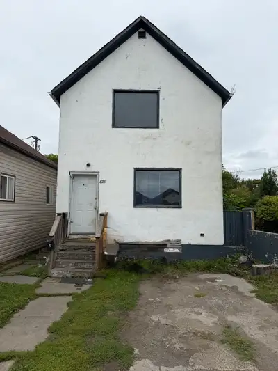 Basment unit - All Inclusive 2 bedrooms ( 1+ den) Full apartment, nothing shared No laundry Close to...
