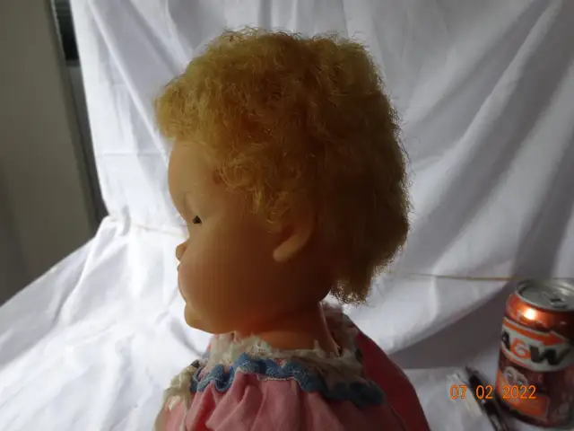 Betsy Wetsy by Reliable,Canada,13inch,jointed,vinyl body,nurser in Arts & Collectibles in Kelowna - Image 6