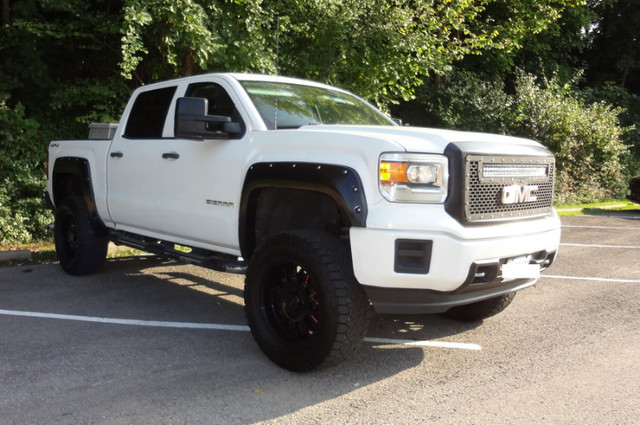 2014 GMC Sierra 1500 CUSTOM Crew Cab 4WD in Cars & Trucks in St. Catharines - Image 2