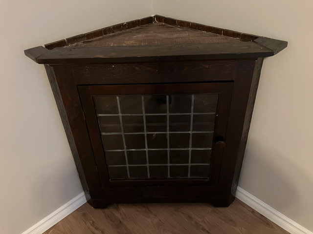 Corner Cabinet in Hutches & Display Cabinets in Oakville / Halton Region